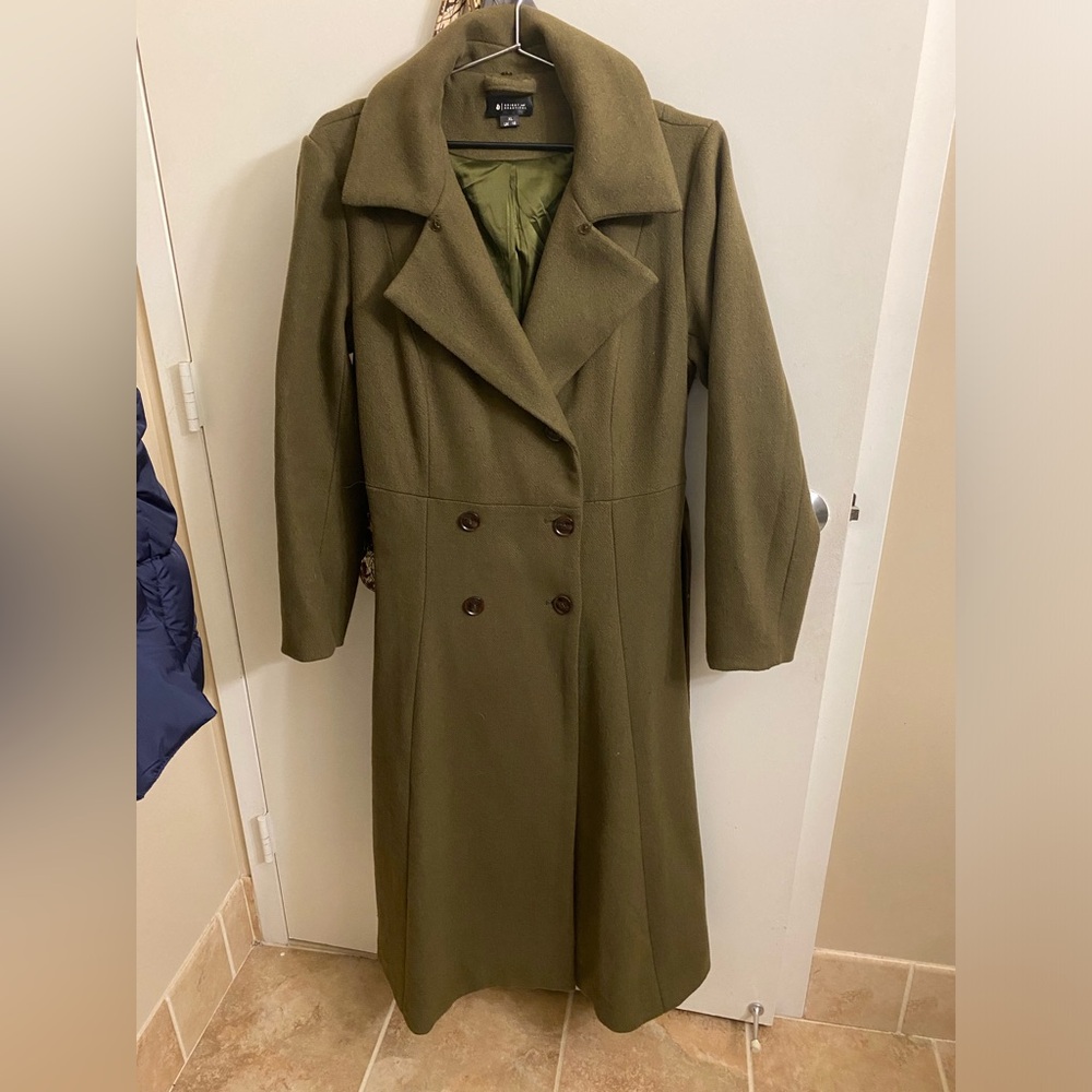 One BRIGHT AND BEAUTIFUL Women’s Size 12 US Double Breasted Winter Long Coat